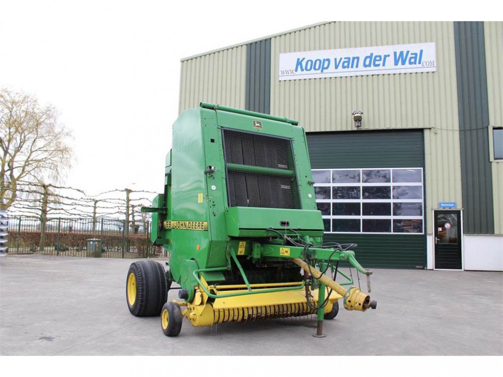John Deere 590 baler John Deere 590 baler