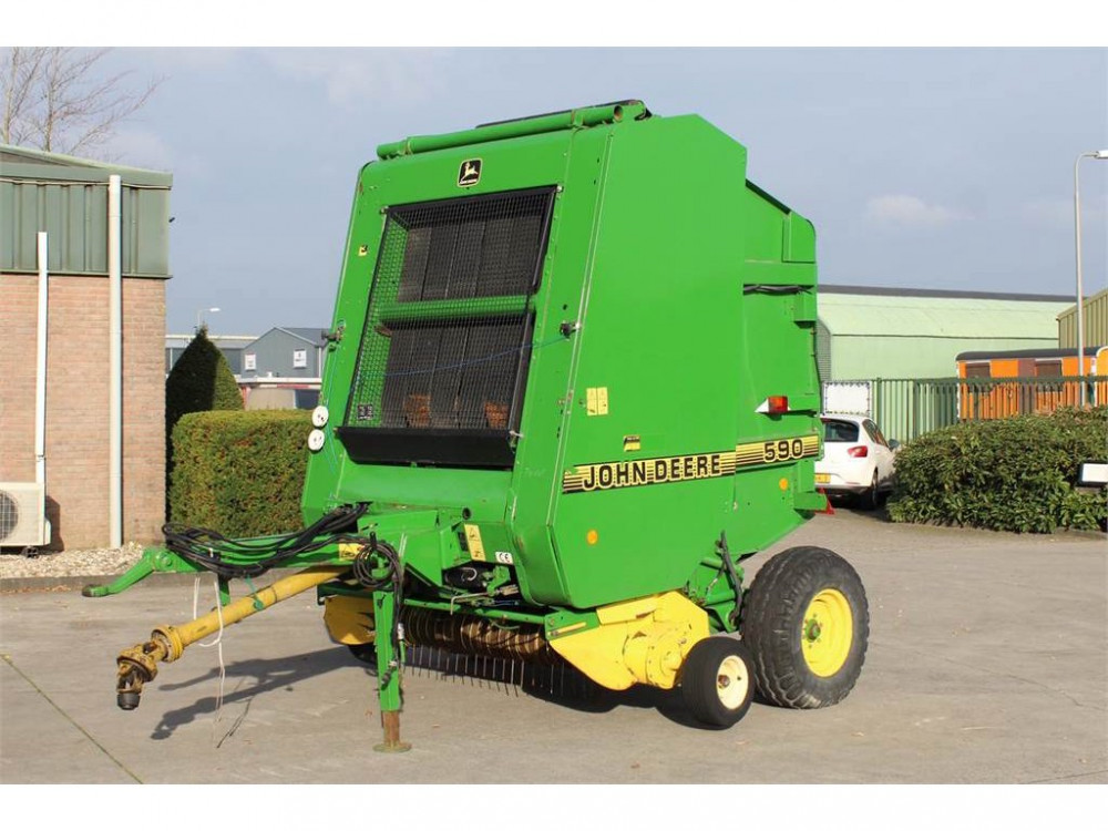 John Deere 590 baler John Deere 590 baler