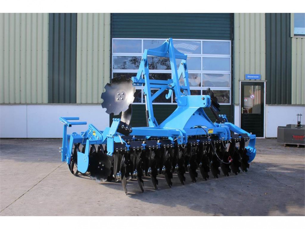 Agri-Koop Disc Harrow + seeder lift AT Agri-Koop Disc Harrow + seeder lift AT