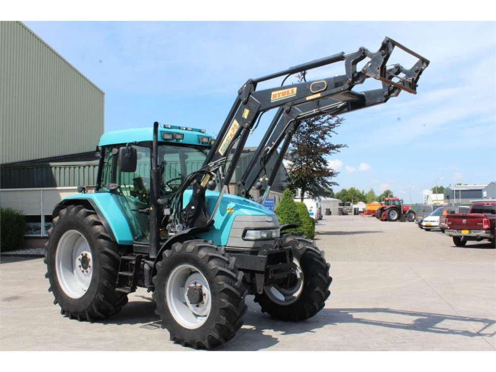 McCormick MC90 + Stoll frontloader McCormick MC90 + Stoll frontloader
