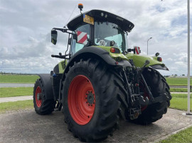 CLAAS Axion 830