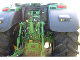 John Deere 6215R