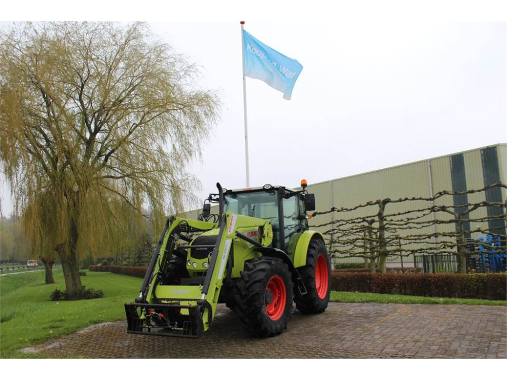 CLAAS Axos 340 with FL80C loader CLAAS Axos 340 with FL80C loader