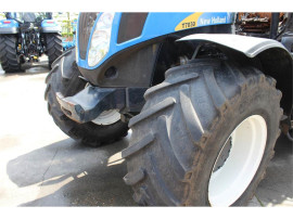New Holland T7030