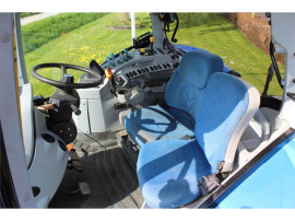New Holland T7050