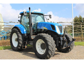 New Holland T7050