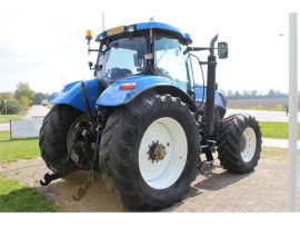 New Holland T7050