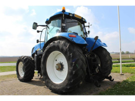 New Holland T7050