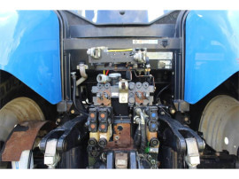 New Holland T7050