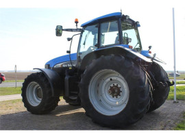 New Holland TM175