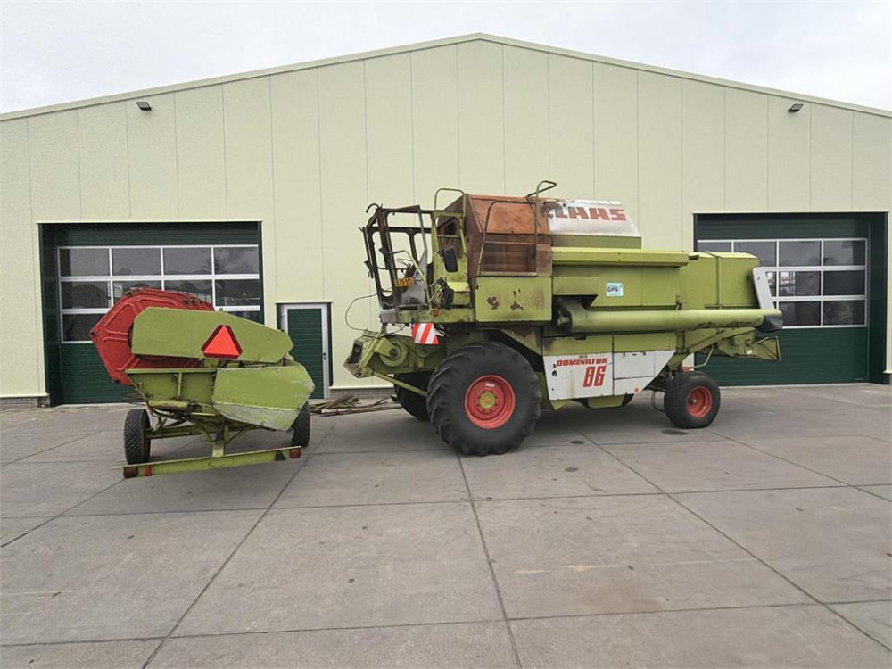 CLAAS Dominator 86