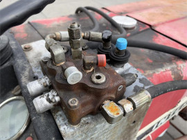 International 633 Smalspoortractor