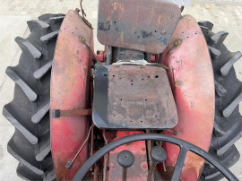 International 633 Smalspoortractor