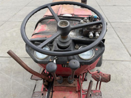 International 633 Smalspoortractor