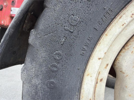 International 633 Smalspoortractor