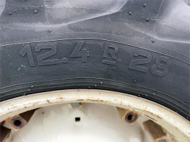 International 633 Smalspoortractor