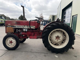 International 633 Smalspoortractor