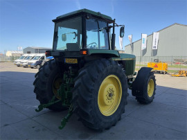 John Deere 4055