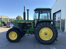 John Deere 4055